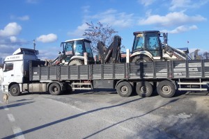 Unsere Bagger sind auf dem Weg ins Erdbebengebiet